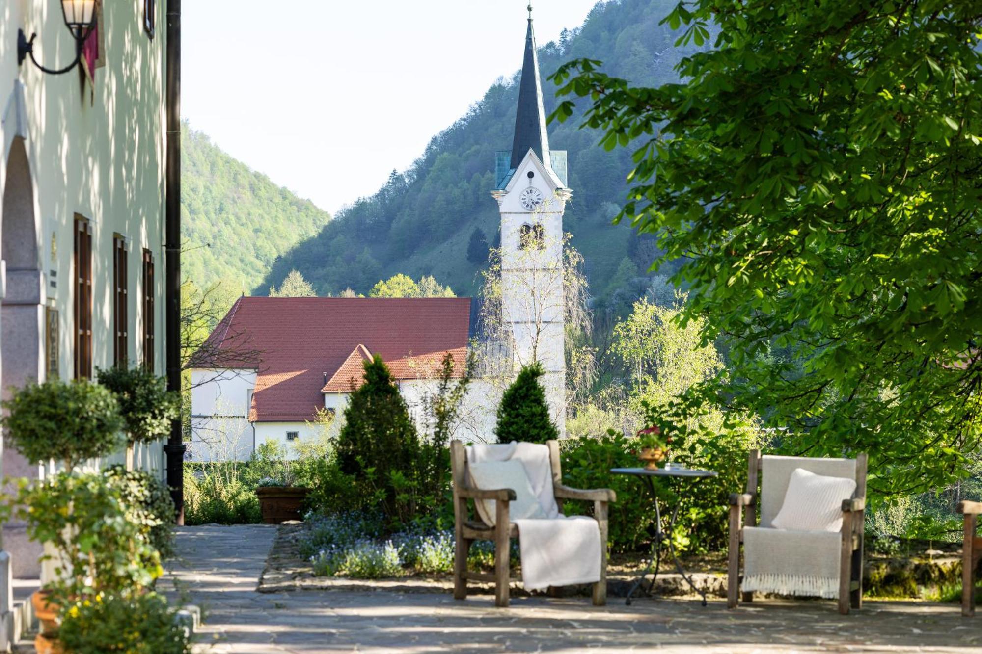 Kendov Dvorec Spodnja Idrija المظهر الخارجي الصورة