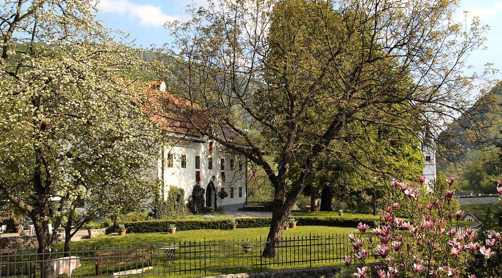 Kendov Dvorec Spodnja Idrija المظهر الخارجي الصورة
