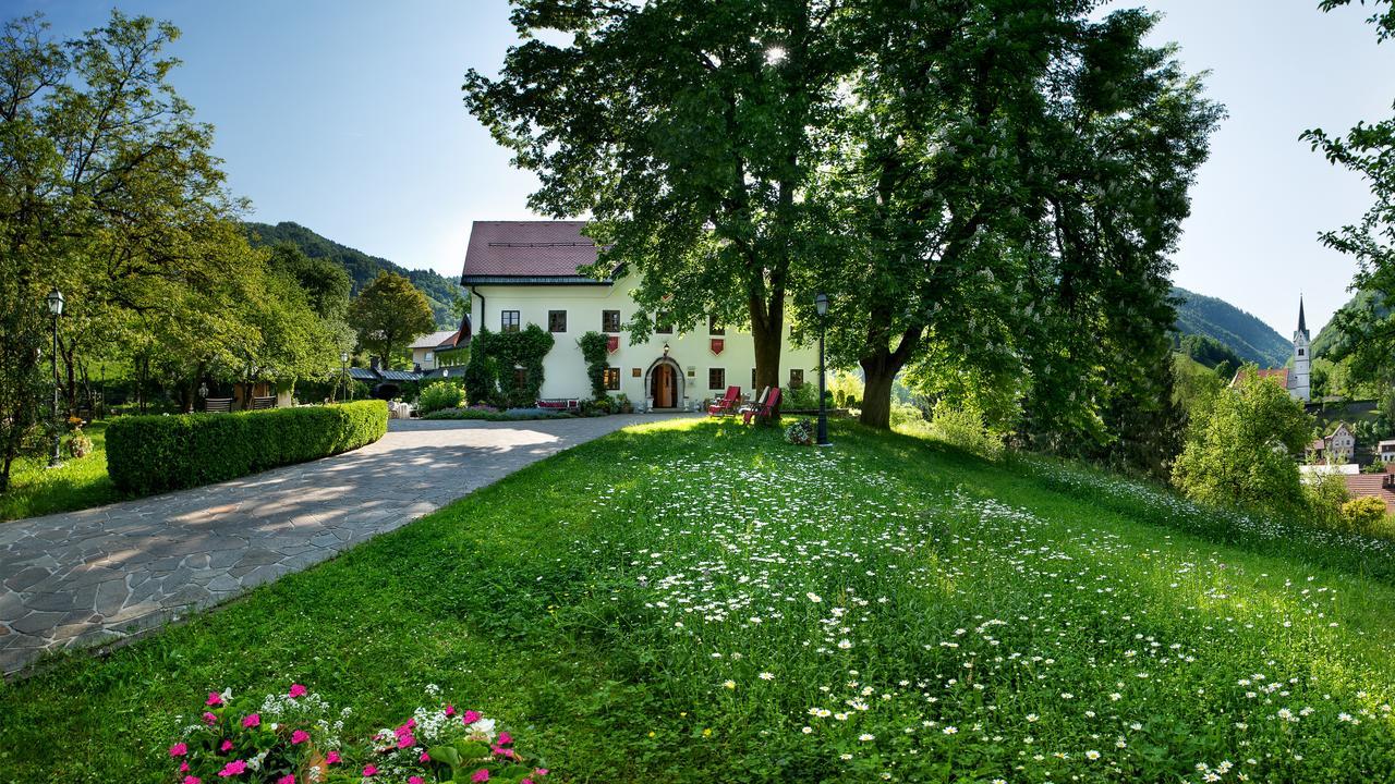 Kendov Dvorec Spodnja Idrija المظهر الخارجي الصورة